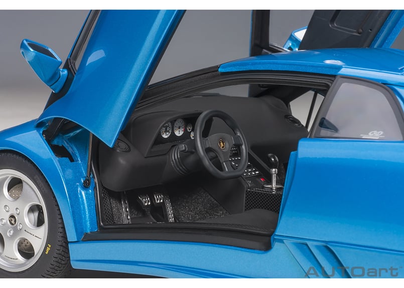 1/18 オートアート パフォーマンス ランボルギーニ ディアブロ ブルー AUTOart 1/18 ランボルギーニ ディアブロ SV-R （BLU LE MANS