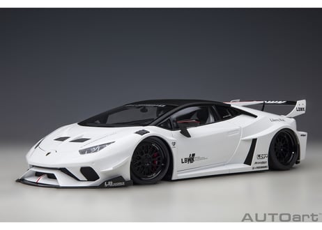 AUTOart 1/18　 リバティーウォーク LB‐シルエット ワークス ランボルギーニ ウラカン GT （ホワイト）　79125