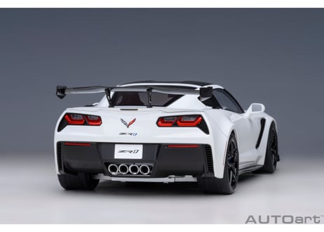 AUTOart 1/18　シボレー コルベット （C7） ZR1 （ホワイト）　71270