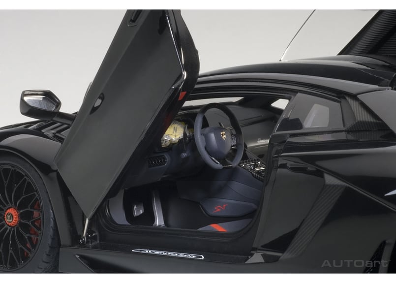 AUTOart 1/18 ランボルギーニ アヴェンタドール LP750-4 SV (ブラック)