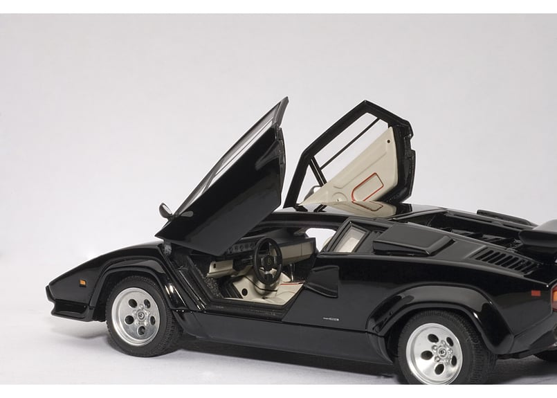 珍しい 【絶版・限定・未展示】オートアート 5000S カウンタック 1/43