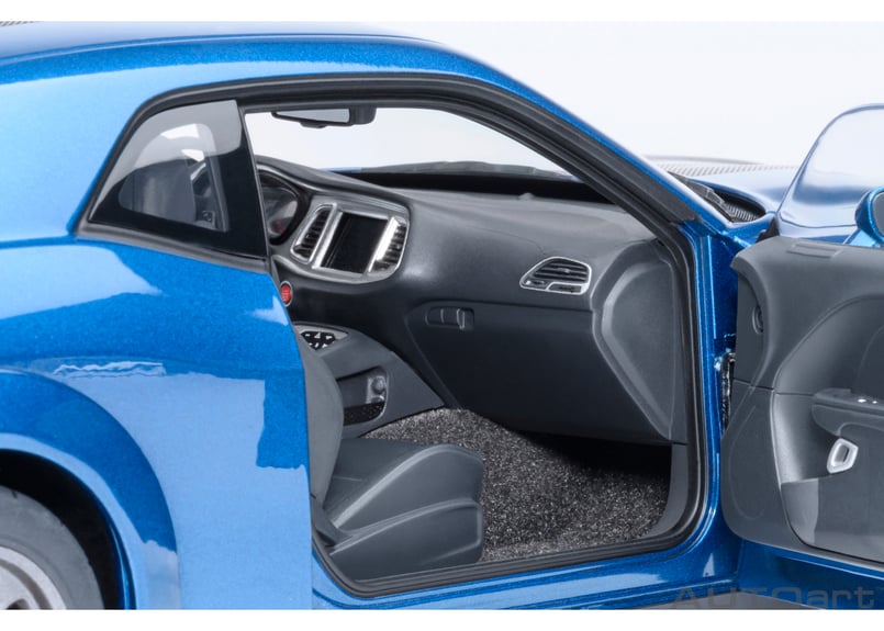 AUTOart 1/18 ダッジ チャレンジャー SRT スーパー ストック 2023
