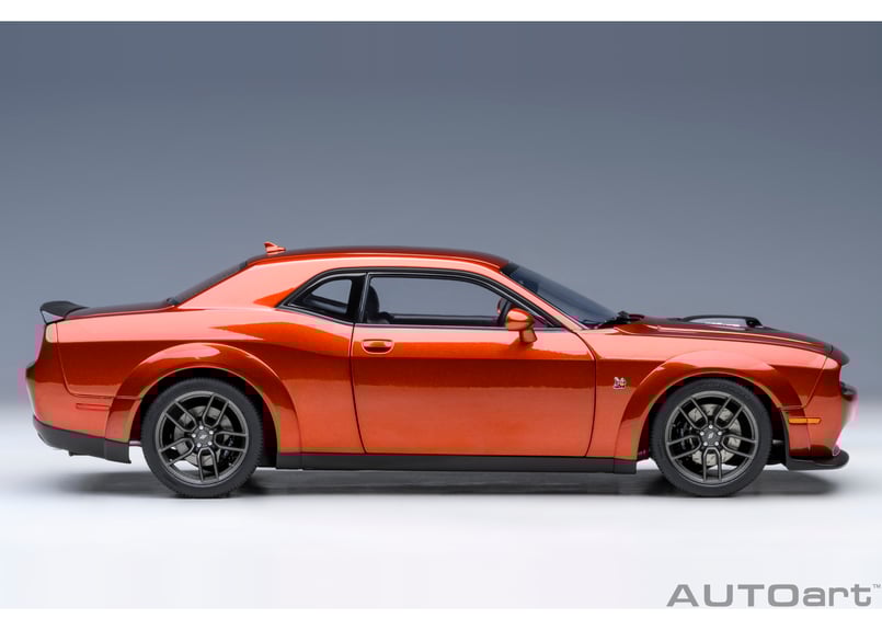 AUTOart 1/18 ダッジ チャレンジャー R/T スキャットパック ワイド AUTOart 1/18 ダッジ チャレンジャー R/T スキャットパック ワイド