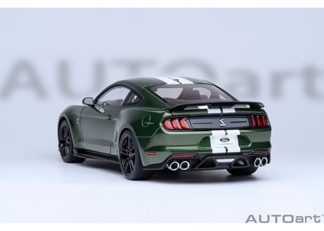 AUTOart 1/18　フォード マスタング シェルビー GT500 （グリーン／ホワイト・ストライプ）　73097
