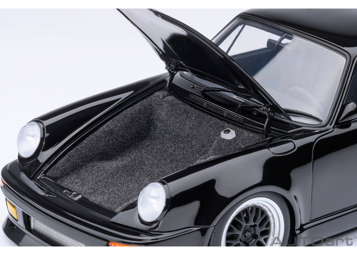 AUTOart 1/18 ポルシェ 911 （930） ターボ 「湾岸ミッドナイト