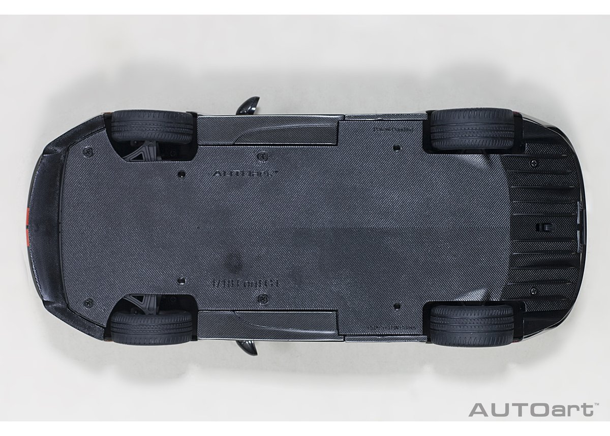 AUTOart 1/18 フォード GT 2017 （ブラック／オレンジ・ストライプ