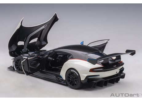 AUTOart 1/18　アストンマーチン ヴァルカン （メタリック・ホワイト／ブルー&レッド・ストライプ）　70261
