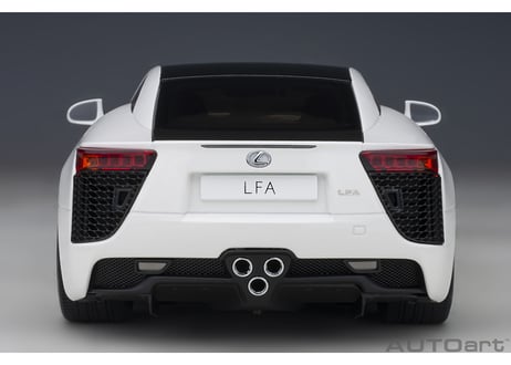 AUTOart 1/18　レクサス LFA （ホワイテスト・ホワイト／ブラック・カーボン）　78851