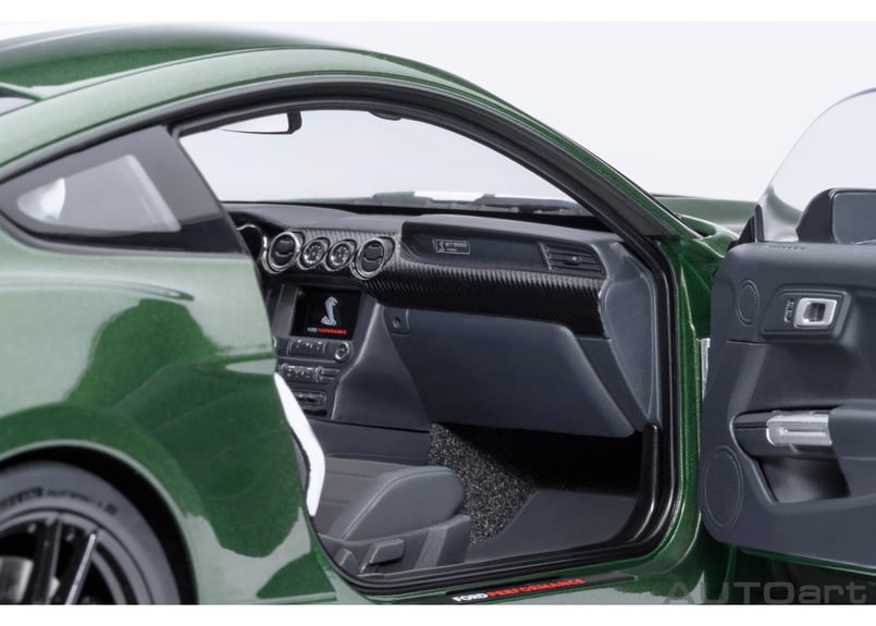 AUTOart 1/18 フォード マスタング シェルビー GT500 （グリーン