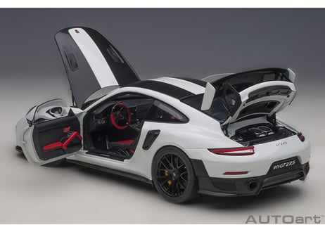 AUTOart 1/18　ポルシェ 911 （991.2） GT2 RS ヴァイザッハ・パッケージ （ホワイト／カーボンブラック）　78171