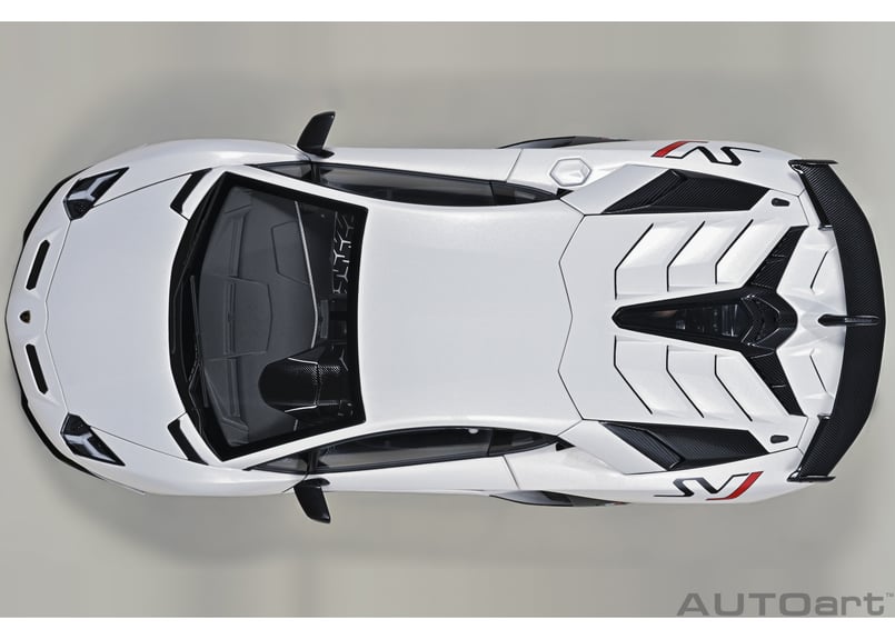 AUTOart 1/18 ランボルギーニ アヴェンタドール SVJ (パール AUTOart 1/18 ランボルギーニ アヴェンタドール SVJ (パール
