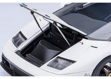 AUTOart 1/18　ランボルギーニ ディアブロ GTR （ホワイト）　79136