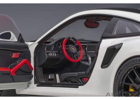 AUTOart 1/18　ポルシェ 911 （991.2） GT2 RS ヴァイザッハ・パッケージ （ホワイト／カーボンブラック）　78171