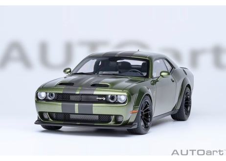 AUTOart 1/18　ダッジ チャレンジャー SRT ジェイルブレイク 2022 （メタリック・グリーン／カーボンブラック・ストライプ ＜F8 GREEN＞）　71761