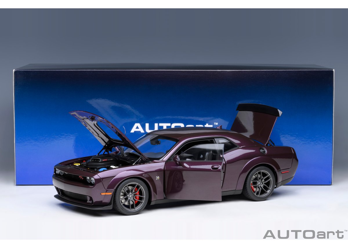 AUTOart 1/18 ダッジ チャレンジャー R/T スキャットパック AUTOart 1/18 ダッジ チャレンジャー R/T スキャットパック