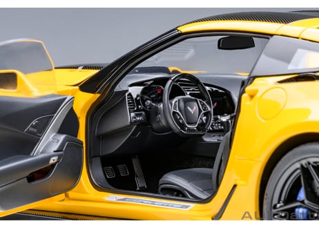 AUTOart 1/18　シボレー コルベット （C7） ZR1 （イエロー）　71278