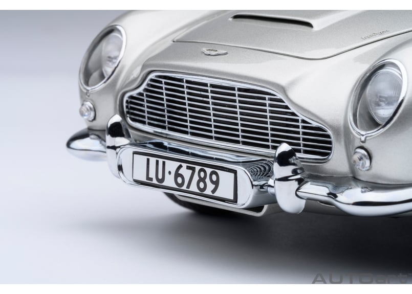 AUTOart 1/18 アストンマーチン DB5 「007/ゴールドフィンガー AUTOart 1/18 アストンマーチン DB5 「007/ゴールドフィンガー