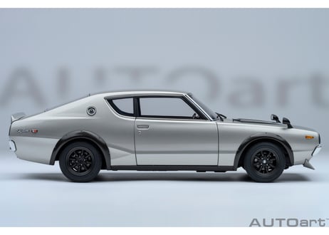 ”オンラインストア限定モデル”　AUTOart 1/18　日産 スカイライン 2000GT-R （KPGC110） チューンド・バージョン（シルバー／カーボン・ボンネット）　77477
