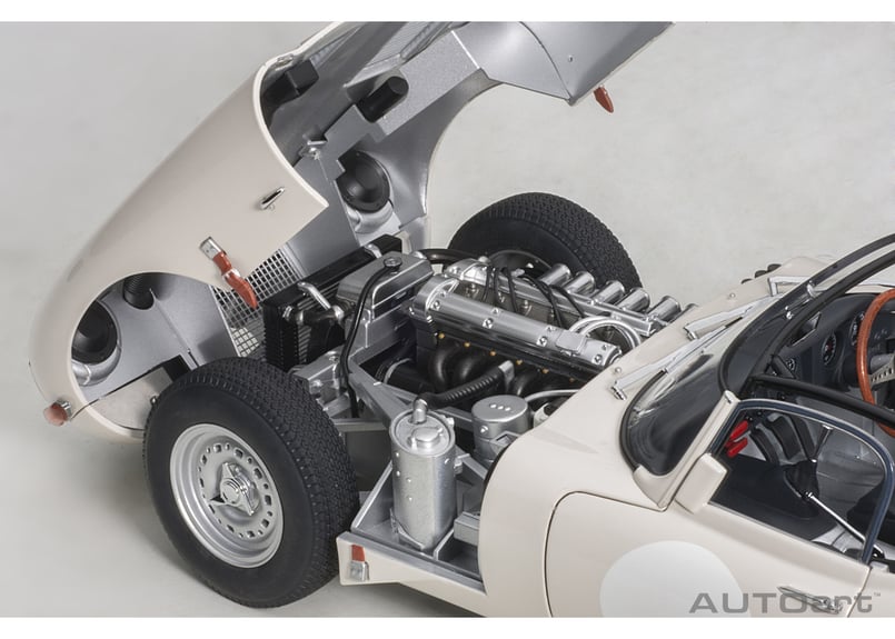 AUTOart 1/18 ジャガー ライトウェイト Eタイプ ホワイト 完成品 AUTOart 1/18 ジャガー ライトウェイト Eタイプ ホワイト 完成品