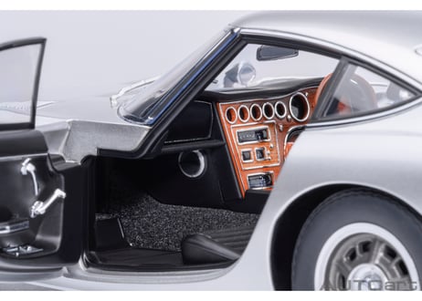 AUTOart 1/18　トヨタ 2000GT 1967 （シルバー）　79548