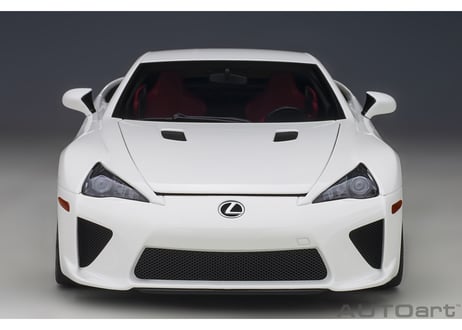 AUTOart 1/18　レクサス LFA （ホワイテスト・ホワイト）　78850