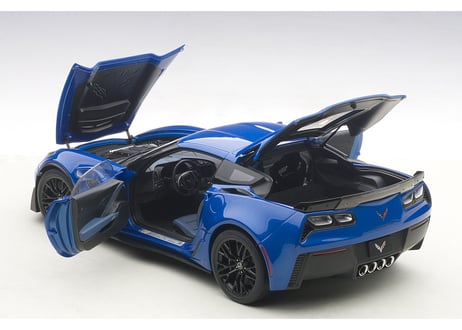 AUTOart 1/18　シボレー コルベット (C7) Z06 (ブルー)　71265