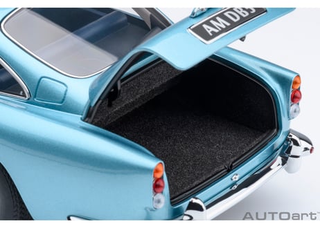 AUTOart 1/18　アストンマーチン DB5 （ライトブルー・パール）　70288