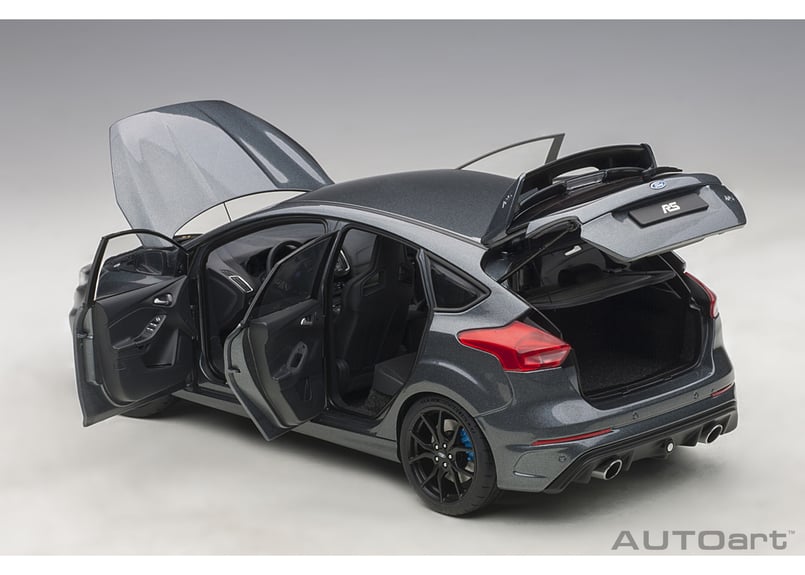 フォード フォーカス RS ミニカー　ル・マン　京商　1/18 オートアート Amazon | AUTOart 1/18 フォード フォーカス RS メタリック