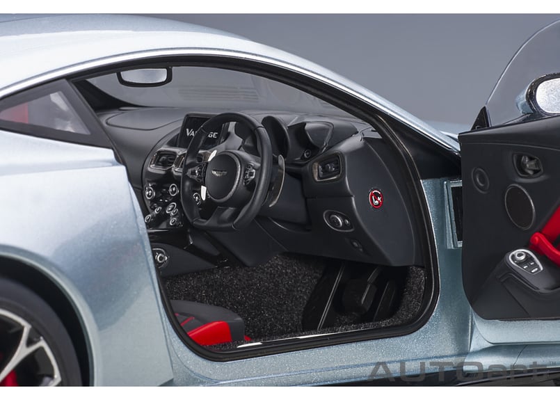 AUTOart 1/18 アストンマーチン ヴァンテージ 2019 (メタリック AUTOart 1/18 アストンマーチン ヴァンテージ 2019 (メタリック