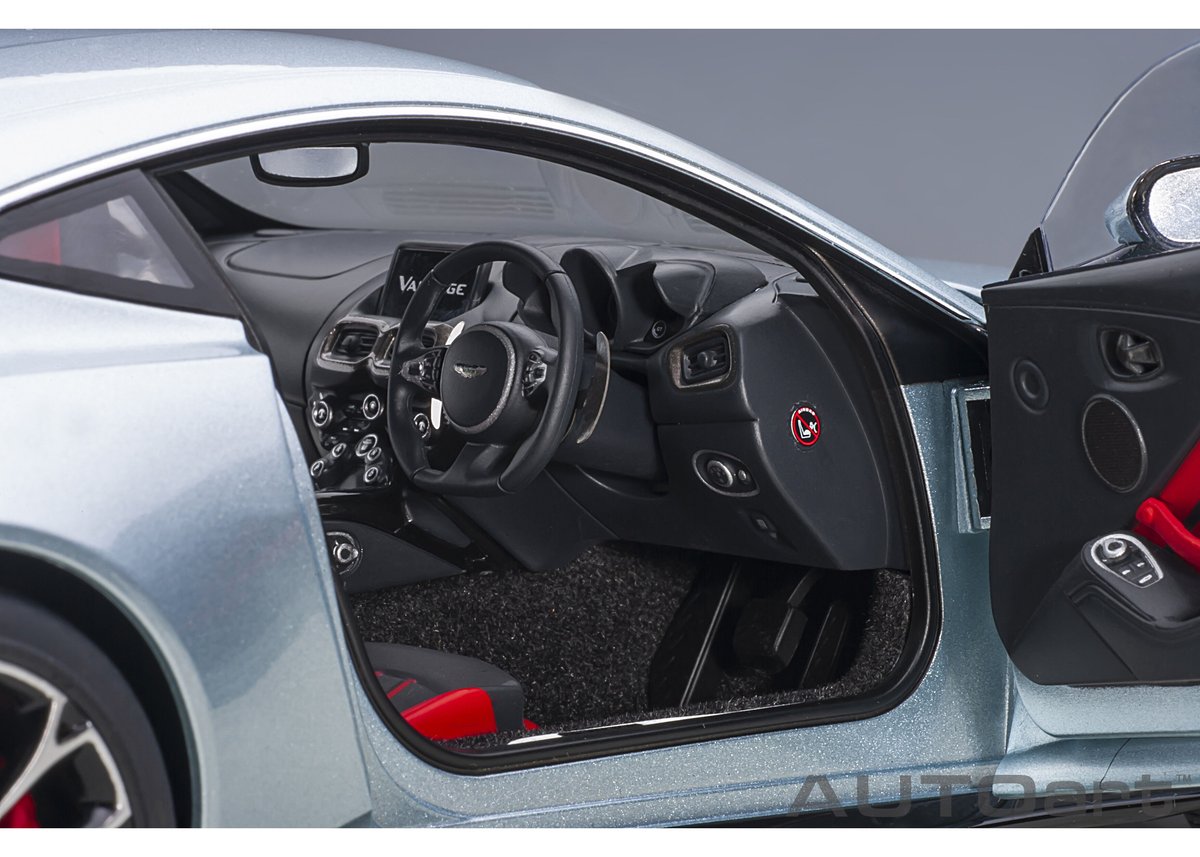 AUTOart 1/18 アストンマーチン ヴァンテージ 2019 (メタリック AUTOart 1/18 アストンマーチン ヴァンテージ 2019 (メタリック