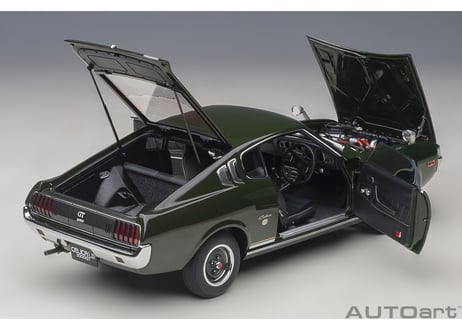 AUTOart 1/18　トヨタ セリカ リフトバック 2000GT （RA25） 1973 （モスグリーン）　78768