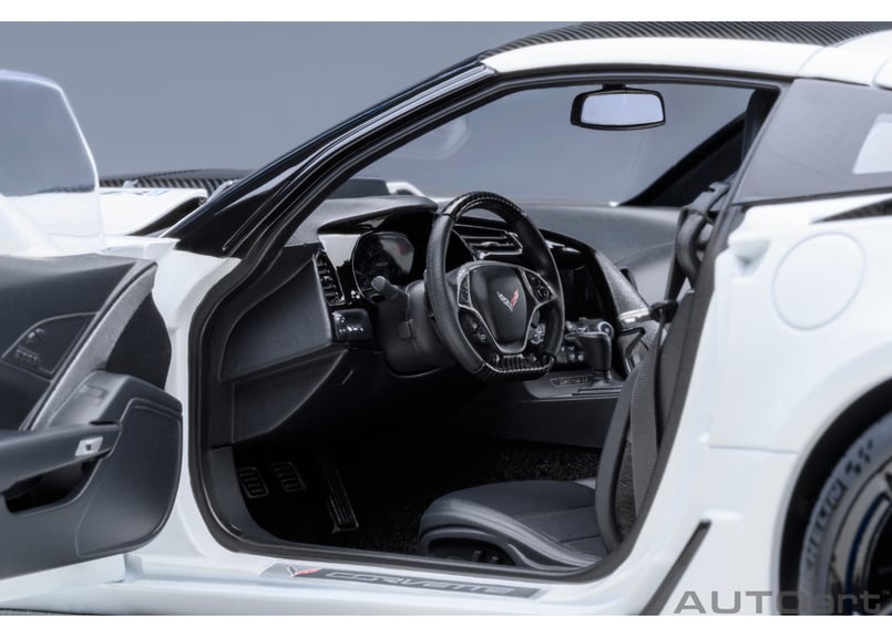 AUTOart 1/18 シボレー コルベット (C7) ZR1 (ホワイト AUTOart 1/18 シボレー コルベット (C7) ZR1 (ホワイト
