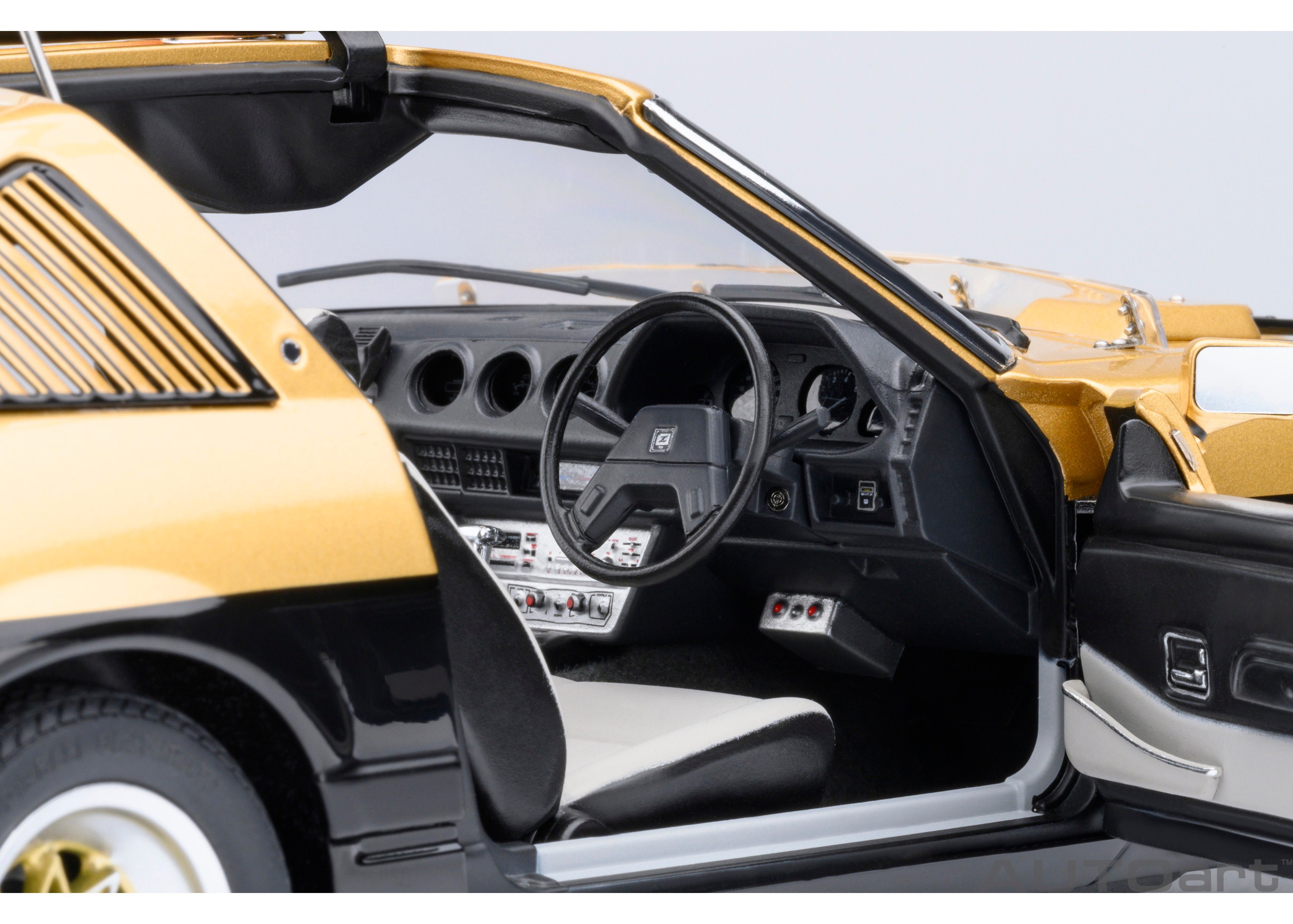 再生産＊ AUTOart 1/18 日産 フェアレディ 280Z 「西部警察」 スーパー