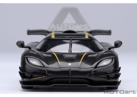 AUTOart 1/64　ケ－ニグセグ One：1 （カーボン・ブラック／ゴールド）　20043
