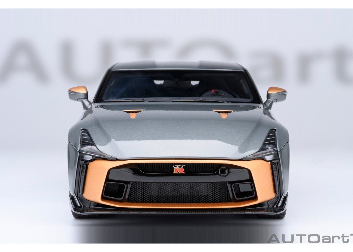 AUTOart 1/18 NISSAN GT-R50 by ITALDESIGN （グレー／ゴ