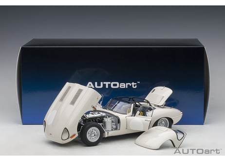 AUTOart 1/18　ジャガー ライトウェイト Eタイプ （ホワイト）　73649