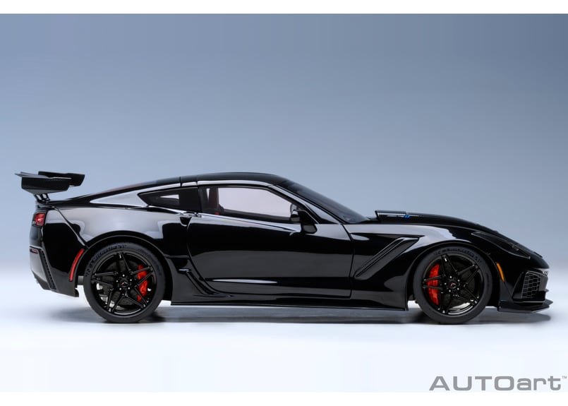 AUTOart 1/18 シボレー コルベット （C7） ZR1 （ブラック） 71276 |