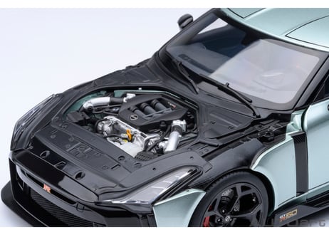 AUTOart 1/18　NISSAN GT-R50 by ITALDESIGN （メタリック・グリーン／ブラック）　77512