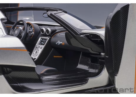 AUTOart 1/18　ケーニグセグ アゲーラ RS （メタリック・シルバー／カーボンブラック）　79024