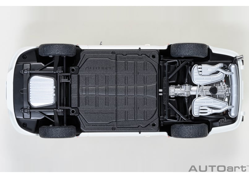 AUTOart 1/18 ポルシェ 911 カレラ 2.7 RS （サーキットの狼