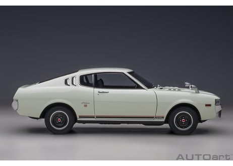 AUTOart 1/18　トヨタ セリカ リフトバック 2000GT （RA25） 1973 （ホワイト）　78766