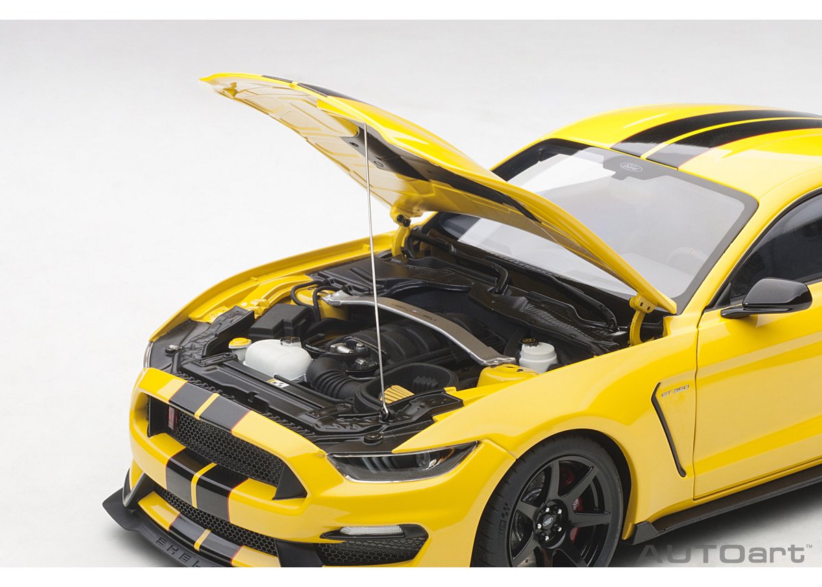 AUTOart 1/18 フォード シェルビー GT350R (イエロー/ブラック AUTOart 1/18 フォード シェルビー GT350R (イエロー/ブラック