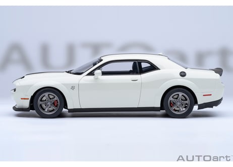 AUTOart 1/18　ダッジ チャレンジャー SRT スーパー ストック 2023 （ホワイト／カーボンブラック・ストライプ ＜KNUCKLE WHITE＞）　71766