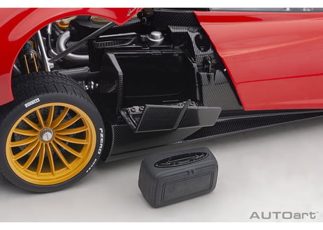 AUTOart 1/18　パガーニ ウアイラ ロードスター （レッド）　78287