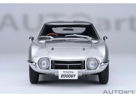 AUTOart 1/18　トヨタ 2000GT 1967 （シルバー）　79548