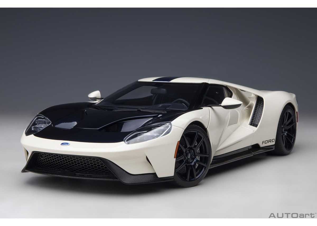 未展示品オートアート1/18フォードGT 2004 イエロー/ブラックストライプ