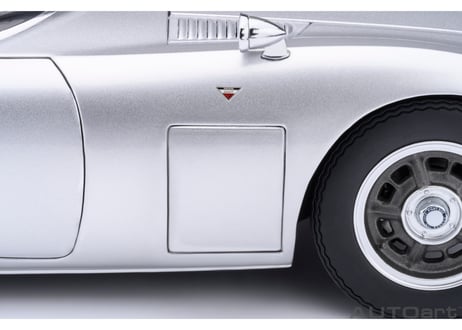 AUTOart 1/18　トヨタ 2000GT 1967 （シルバー）　79548