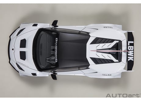 AUTOart 1/18　 リバティーウォーク LB‐シルエット ワークス ランボルギーニ ウラカン GT （ホワイト）　79125