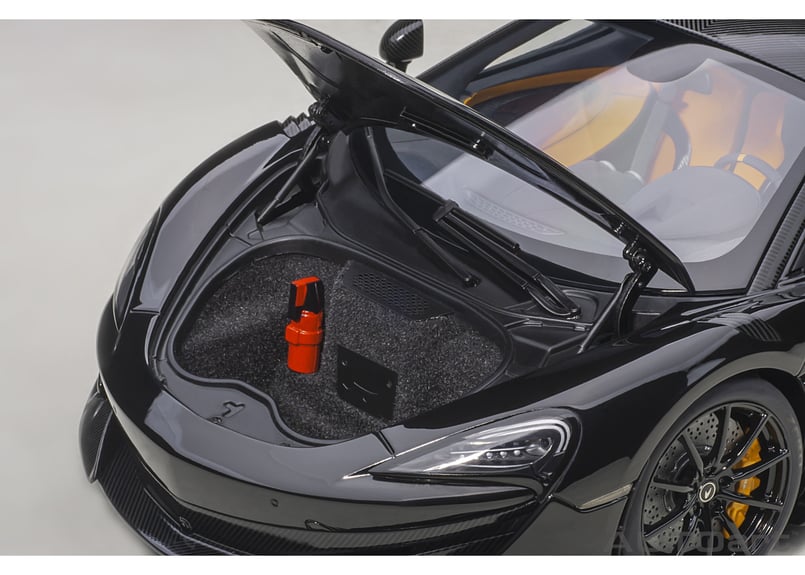 AUTOart 1/18 マクラーレン 600LT (ブラック/カーボン・ルーフ AUTOart 1/18 マクラーレン 600LT (ブラック/カーボン・ルーフ