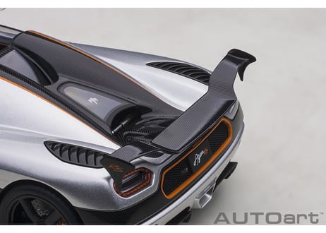 AUTOart 1/18　ケーニグセグ アゲーラ RS （メタリック・シルバー／カーボンブラック）　79024